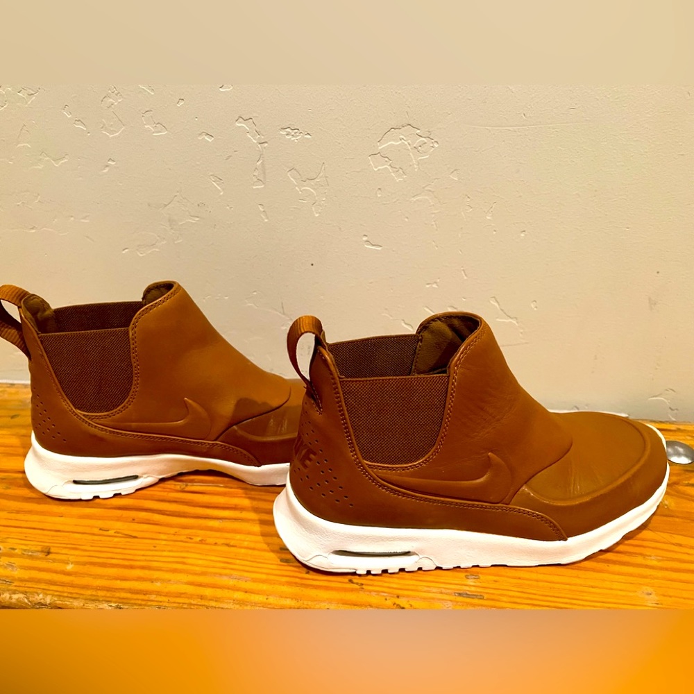 Nike Thea shoe